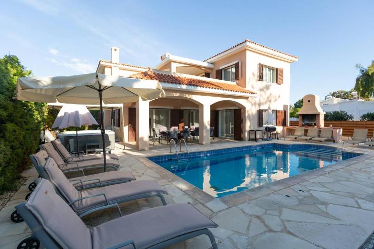 Villa Sapphire - Luxury 5BR Designer Retreat with a Private Swimming Pool - B&B Pégeia