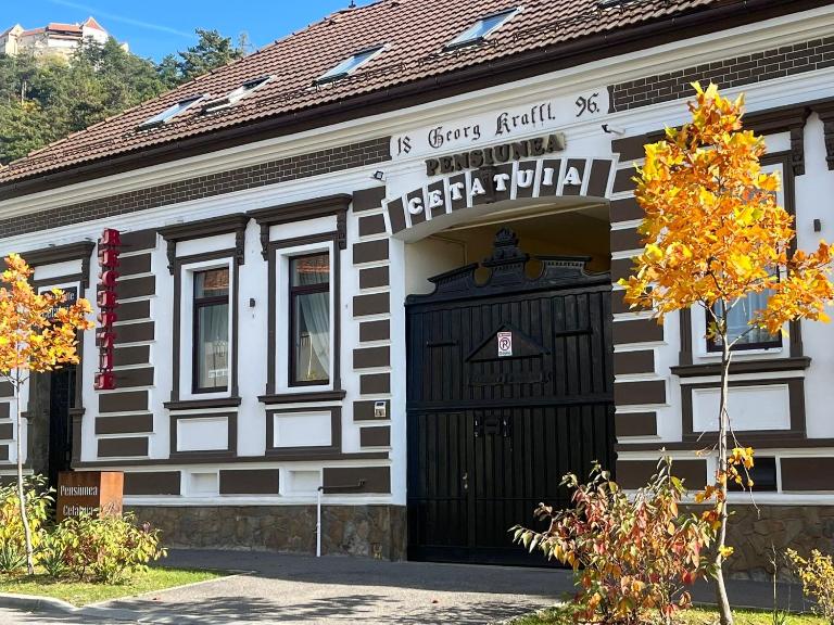 Cetățuia - Ultra Central Râșnov Stay & Parking free - B&B Râşnov