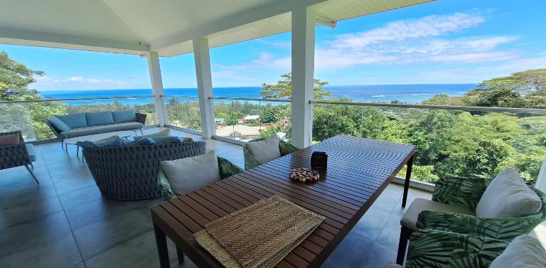 House on a rock - B&B Anse aux Pins