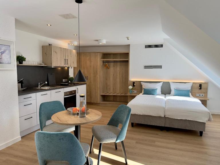 Apartmenthaus Blauer Wolf by ROom for LIving Gunzenhausen - B&B Gunzenhausen