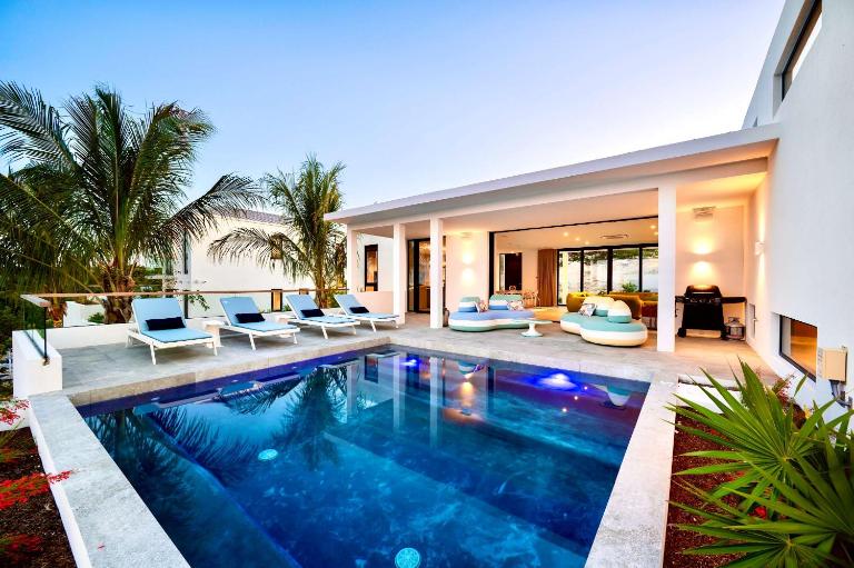 Skyline Villas - Villa Venus with Private Pool - B&B Provo