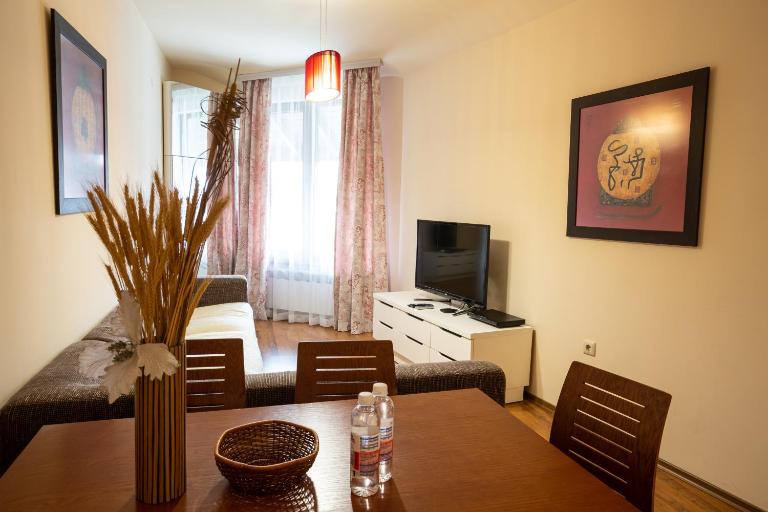 Cozy and warm apartment with a separate bedroom - B&B Bansko