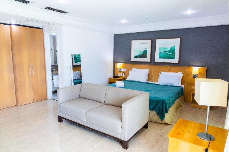 Barra balcony flat - Pool, gym, parking space and beach! - Ferienwohnung Rio de Janeiro