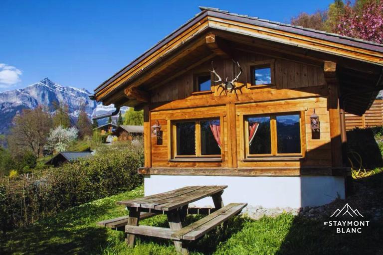 Chalet cosy proche Tramway du Mont-Blanc et centre - B&B Saint-Gervais-les-Bains