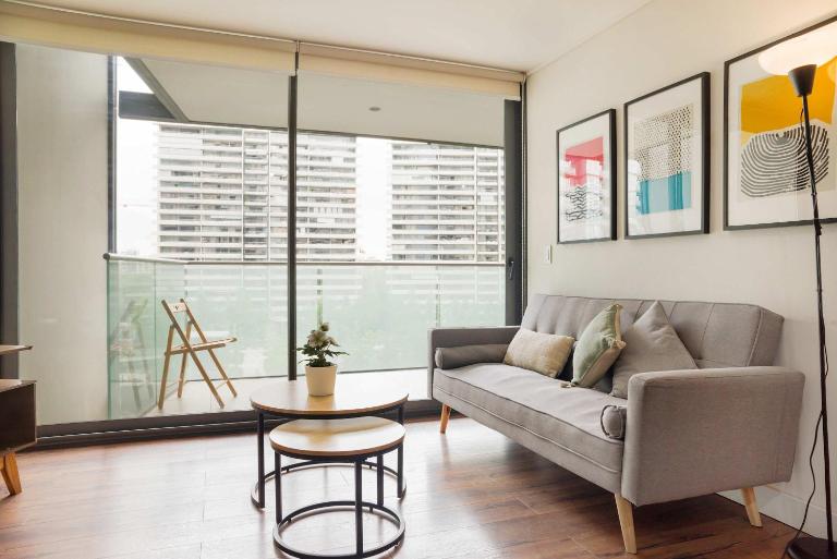 Arauco Vibe 2BR Kennedy - BBQ & Aqua Gym - Chambres d'hôtes Santiago