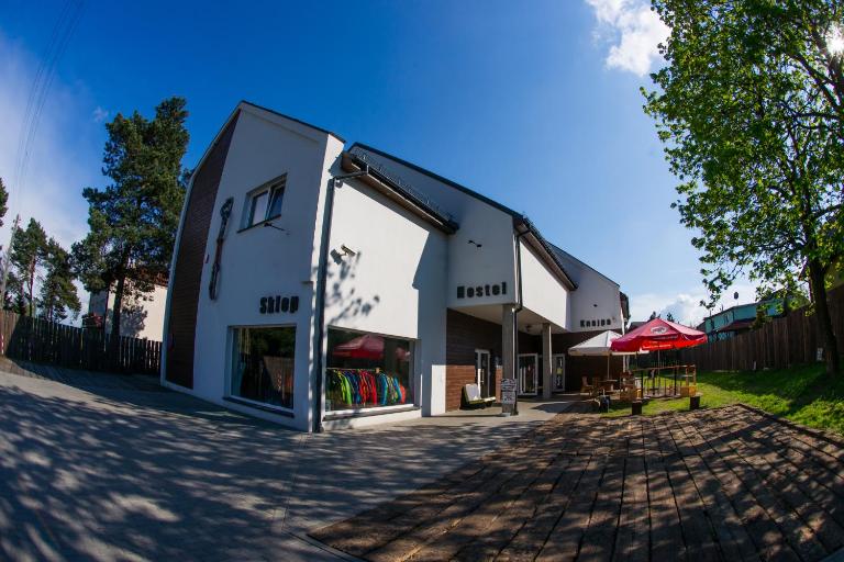 Trafo Base Camp - Bed and Breakfast Kroczyce