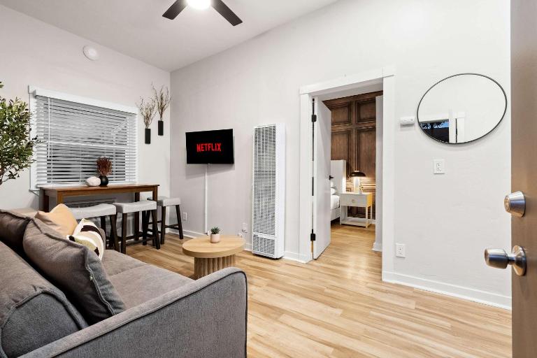 Relax in Stylish 1BR Near Gaslamp and Little Italy - B&B San Diego