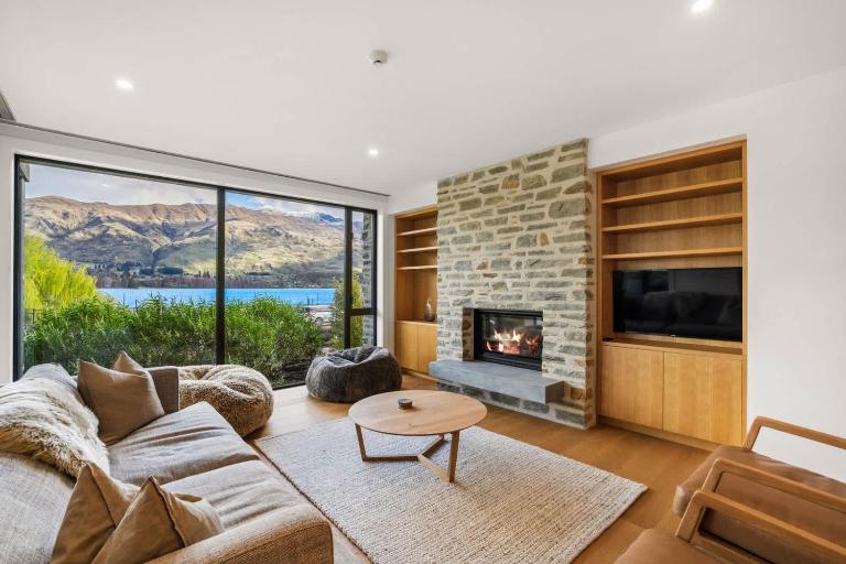 Lakefront Luxury 2 Bedroom Apartment - B&B Wanaka
