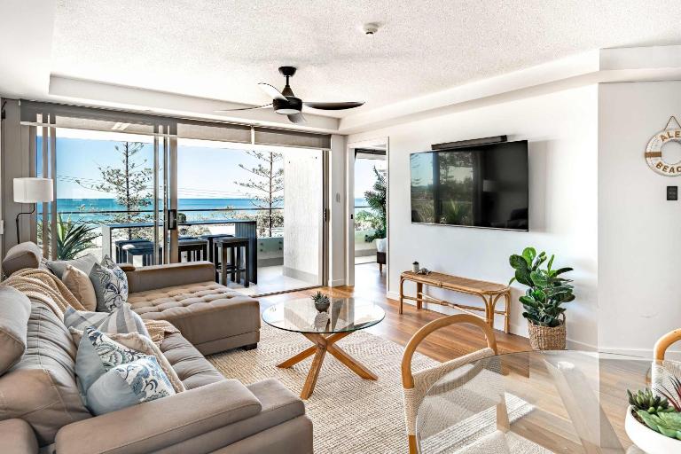 Shara Seaside Oasis - Poolside Living by Alex Beach - B&B Alexandra Headland