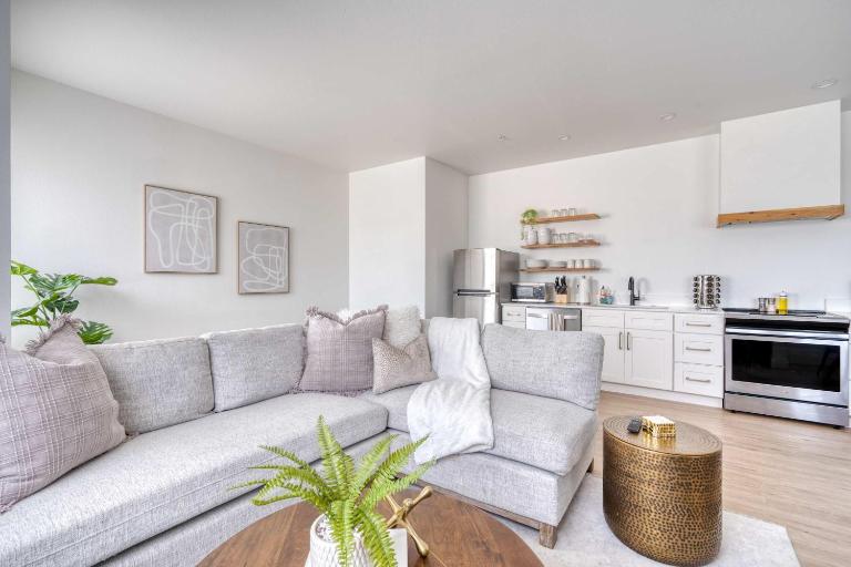 Stay Portland - City Serenity- Stylish 2-Bed Alberta Haven - B&B Portland