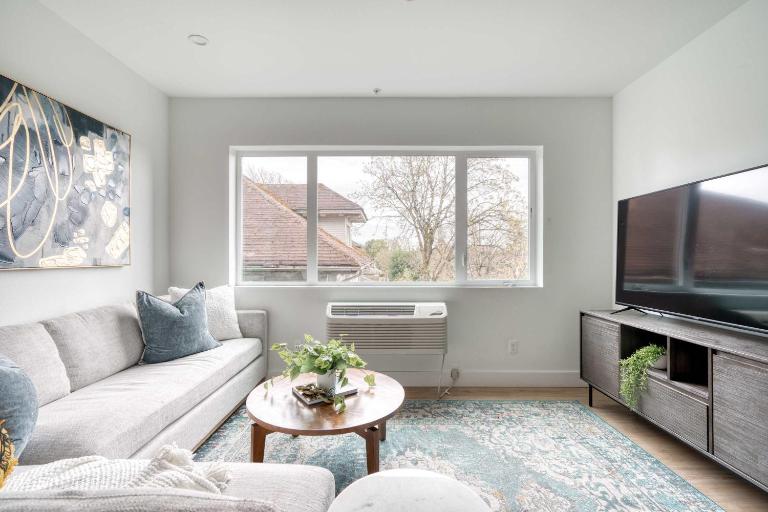 Stay Portland - The Cascadia Retreat - Luxury Home - 90 WalkScore - B&B Portland