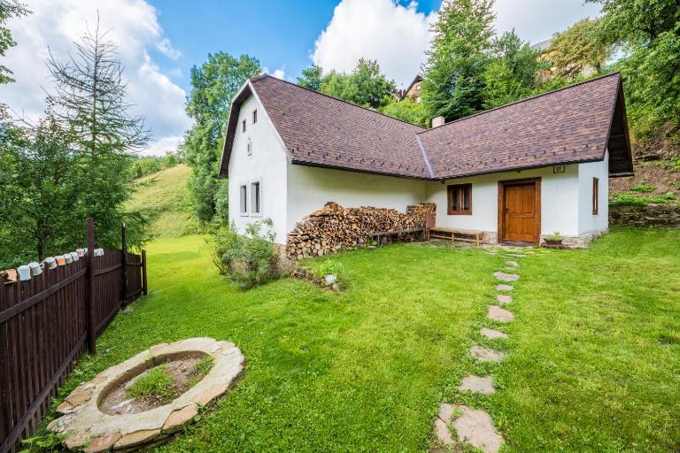 Country House Fort Lacnov - Chambres d'hôtes Lipovce