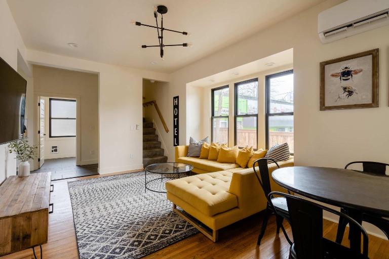 Stay Portland - Fresh Farmhouse Remodel in SE Portland 96BikeScore - B&B Portland