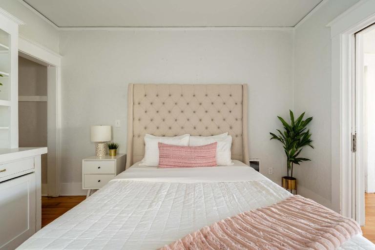 Stay Portland - Sunnyside Wonderland- Coffee Shops, Bars & Parks - Bed and Breakfast Portland
