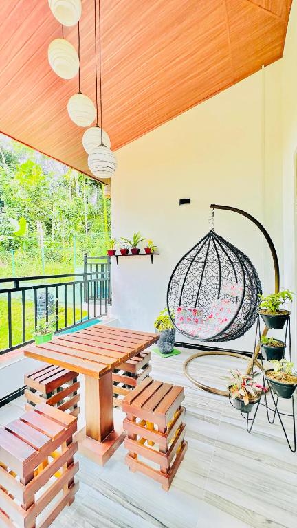 Hill Top Villa Kandy - B&B Ambatenna