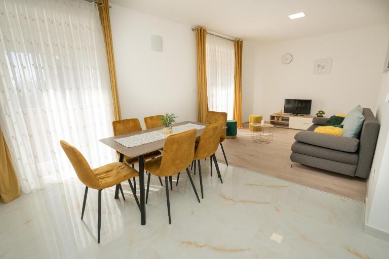 Rosabella Apartments - B&B Novalja