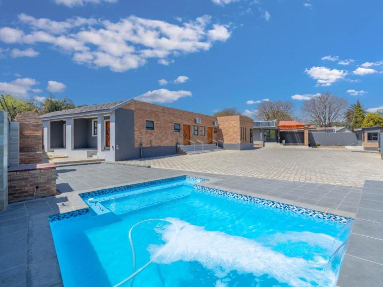 Kuhle Guesthouse - B&B Kempton Park