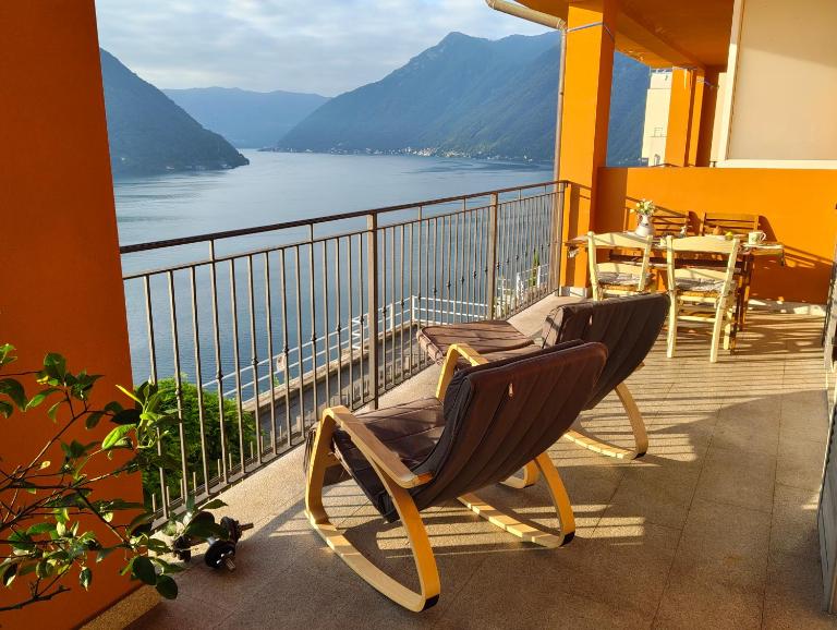 Bella casa con vista panoramica - B&B Colonno