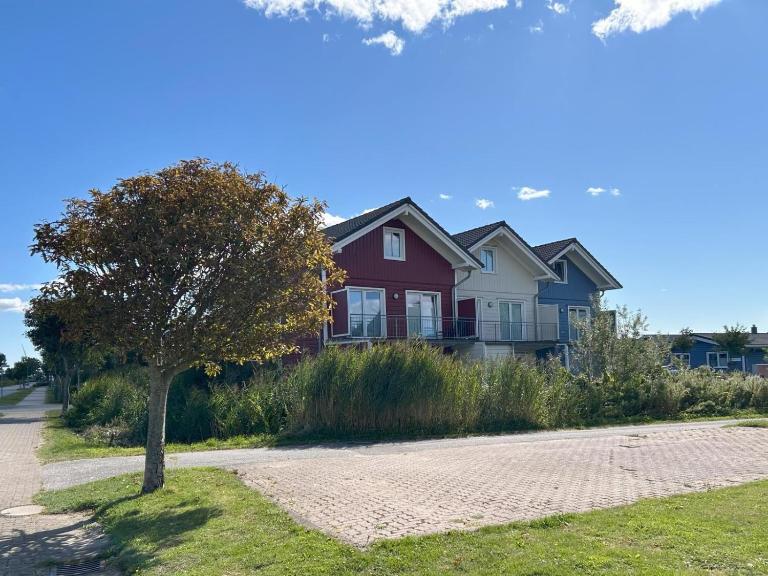 Friesenglück 13 - großzügiges Ferienhaus mit Sauna - B&B Dagebüll