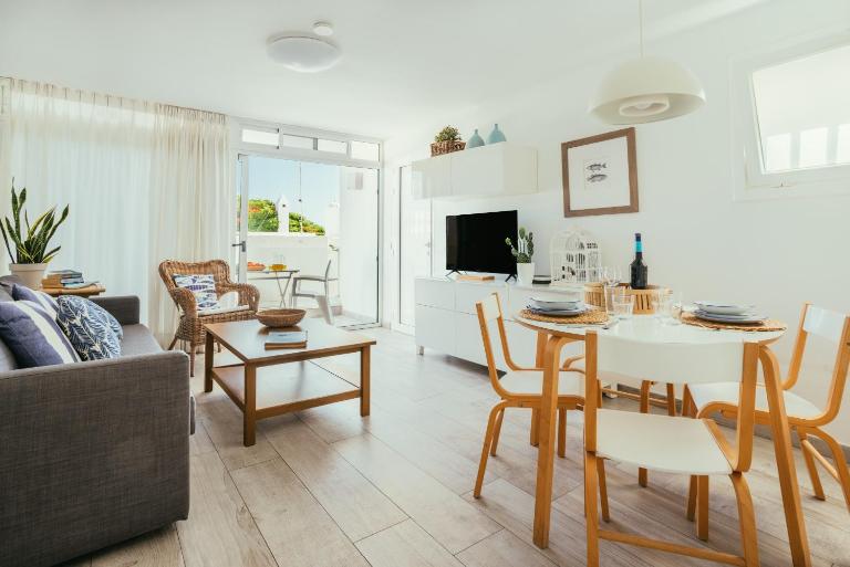 Playa Chica - Cozy & Comfy, Balcony, 2 min to Beach - Chambres d'hôtes Tías