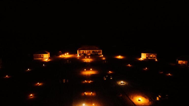 Typical Luxury Desert Camp - Camel Trekking & Desert Activities - B&B Merzouga