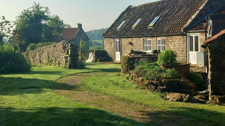 Orchard Cottage - a countryside stone cottage in a peaceful location - Ferienwohnung Cloughton
