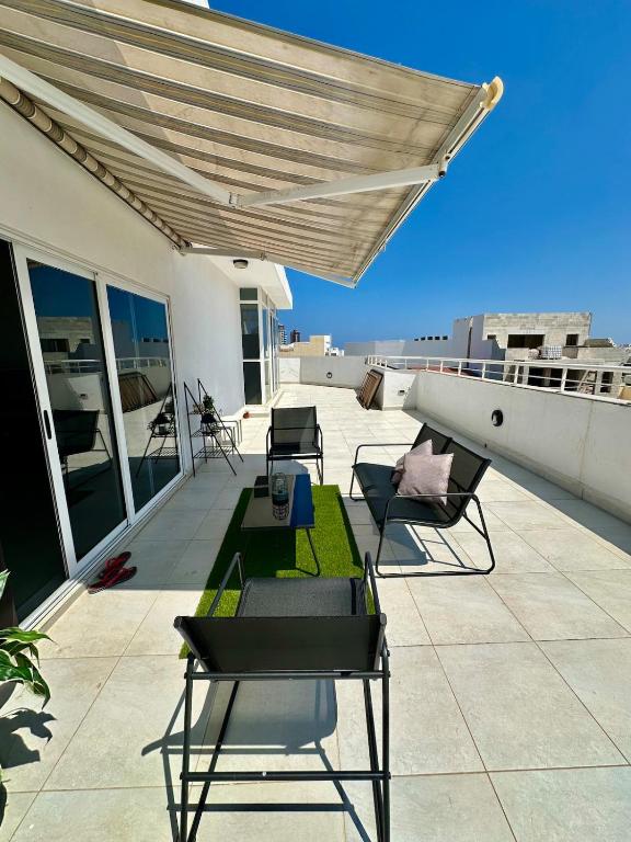 Swieqi - penthouse- 3 bedroom - B&B Swieqi