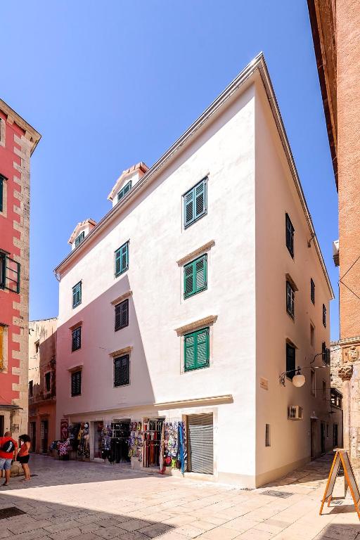 Apartments Palace Rialto - Bed and Breakfast Šibenik