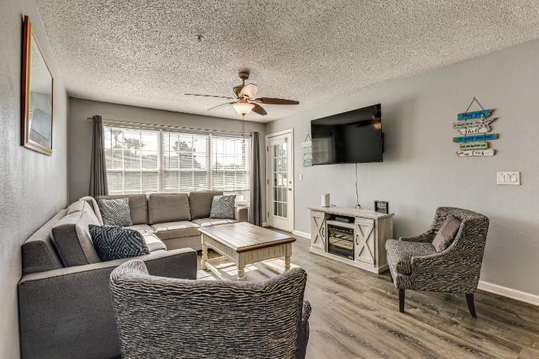 Explore Boardwalk Thrills! Central Destin Condo - Ferienwohnung Destin