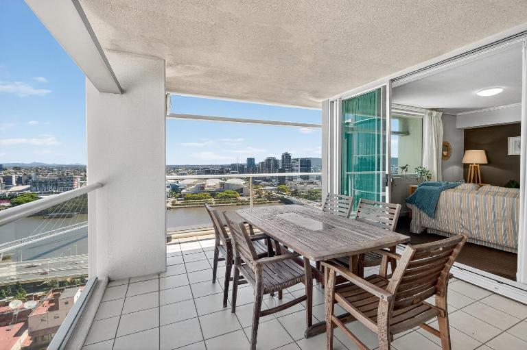Coastal Escape with River Views in Casino Towers - Chambres d'hôtes Brisbane