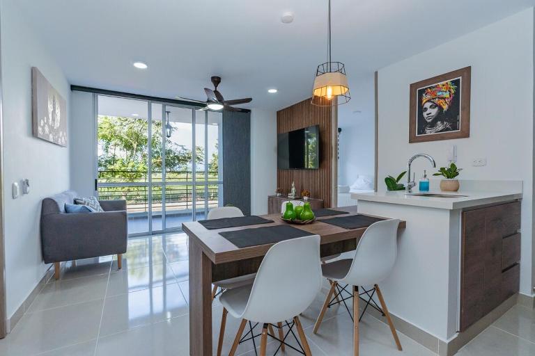 Cozy Immaculate Escape with Prime Luxury Location - Chambres d'hôtes Ricaurte