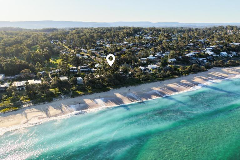 The Blue Beach House - Pet Friendly Coastal Escape in Mollymook - B&B Mollymook