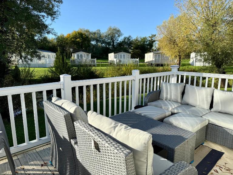 The Waterfront - Bed and Breakfast South Cerney