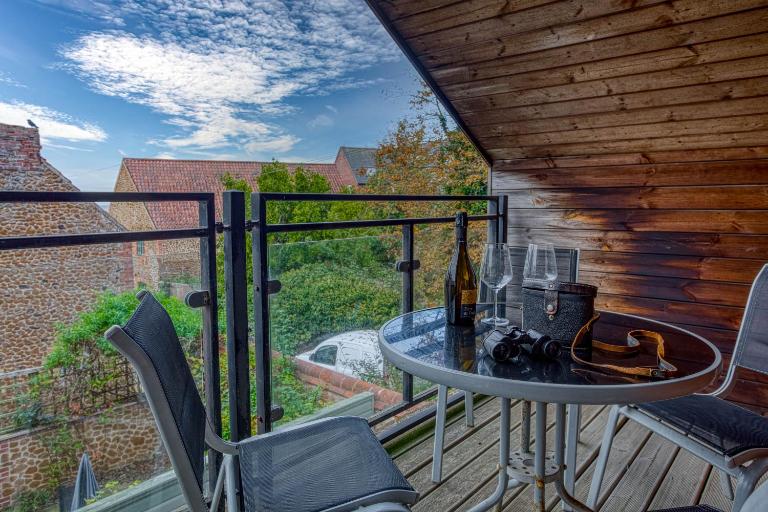 Crow's Nest - Secluded apartment with Sea Views, Crabpot Cottages, Hunstanton - B&B Hunstanton