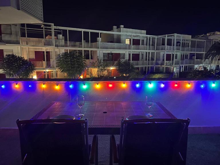 Apartamento "Casa el Sargazo" en Vera Playa con Piscina, Solarium, Wifi y Parking Gratis - Bed and Breakfast Vera