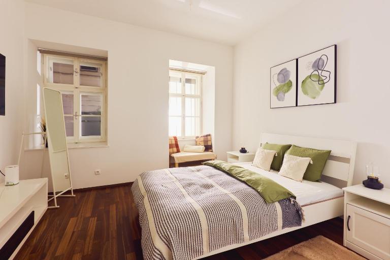 Pristine 2BD Apartment in Central Vienna Walking Distance to 1 District - Chambres d'hôtes Vienne
