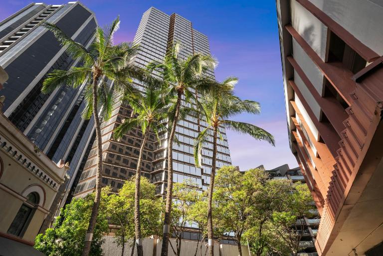 Chic DT Honolulu Executive Condo condo - B&B Honolulu