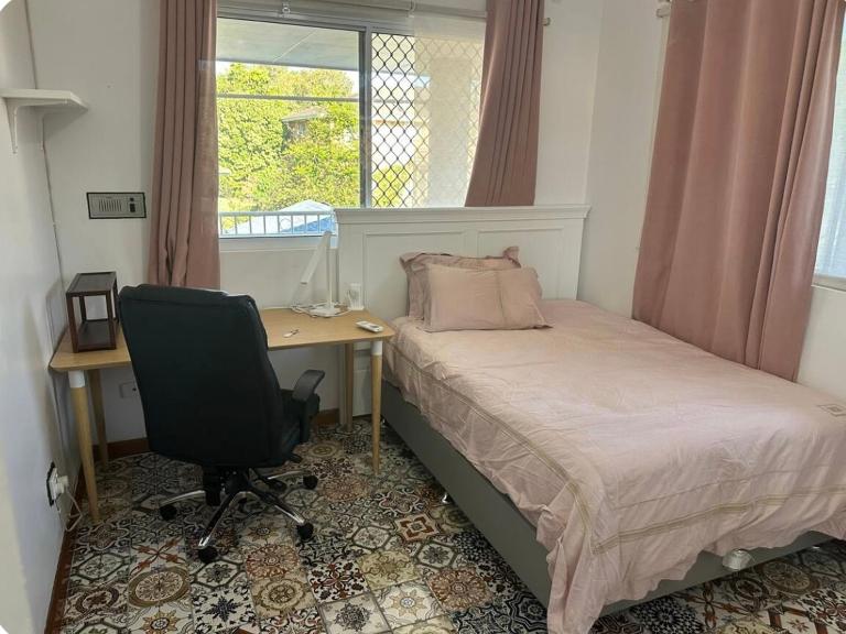 Mains Rd only share bathroom with one room M3 - B&B Brisbane