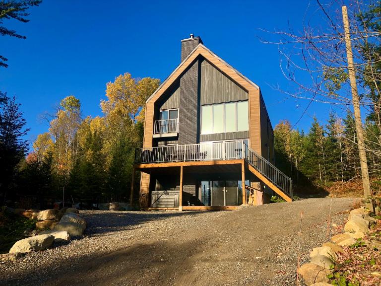 Delarose Cottage, Ski, Spa, pool table & starry night - B&B Sainte-Côme