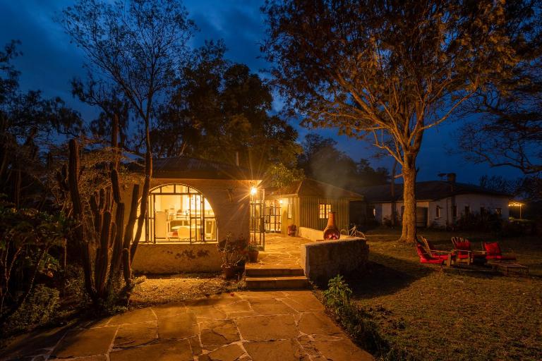 Rose Cottage Romantic Cottage in Wildlife - B&B Naivasha