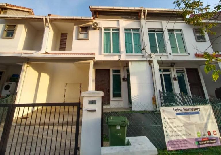 Falisy Homestay - Balok Perdana - Bed and Breakfast Kampung Seberang Baluk