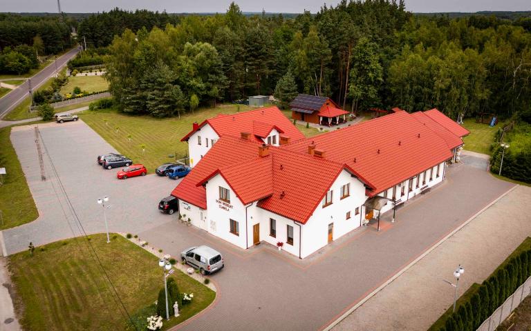 Dom Weselny Izabela Noclegi - Bed and Breakfast Osiek