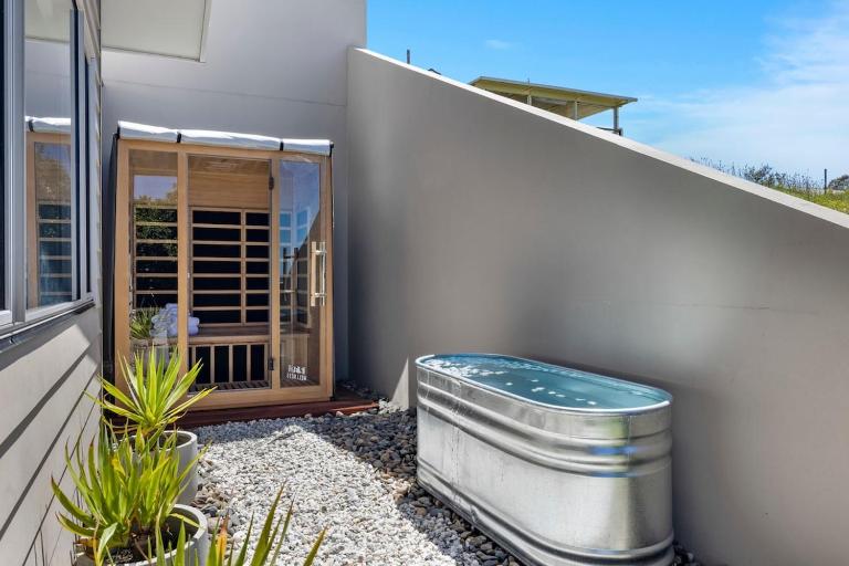 Ziggy's Beach House - Ocean views, Jacuzzi, Sauna! - B&B Woolgoolga
