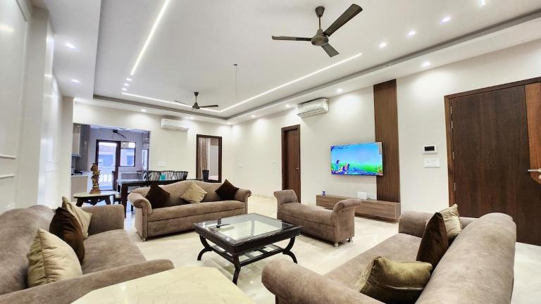 Stay Pal - The Urban Nest 3 BHK Apartment in Delhi - Chambres d'hôtes New Delhi