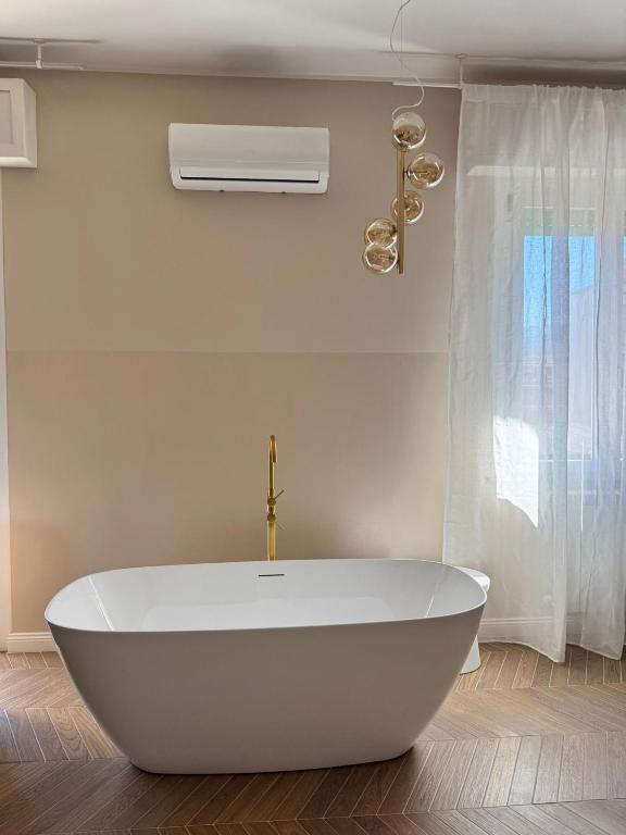 EDA Home - Center & Cascata delle Marmore - Bed and Breakfast Terni