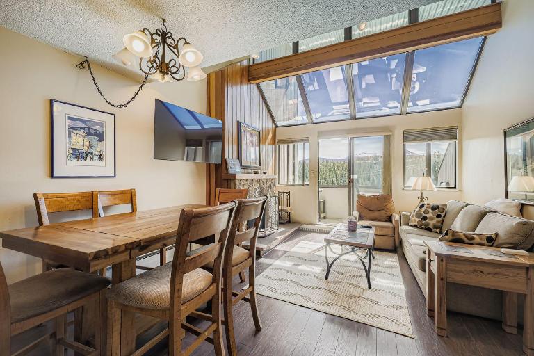 2 Bedroom Beaver Run Condo, Ski-in Ski-out, Dog Friendly, On Peak 9 - B&B Breckenridge