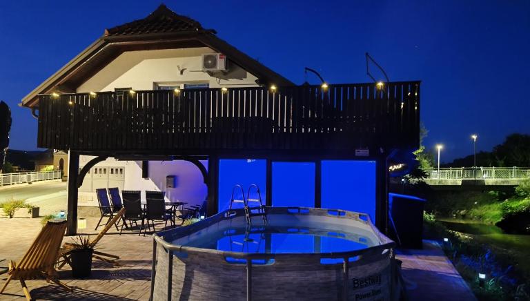 Apartma Ariana - Chambres d'hôtes Loče