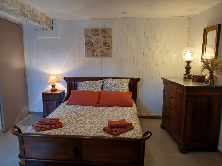 Gîte Marie-Jeanne - B&B Montferrer