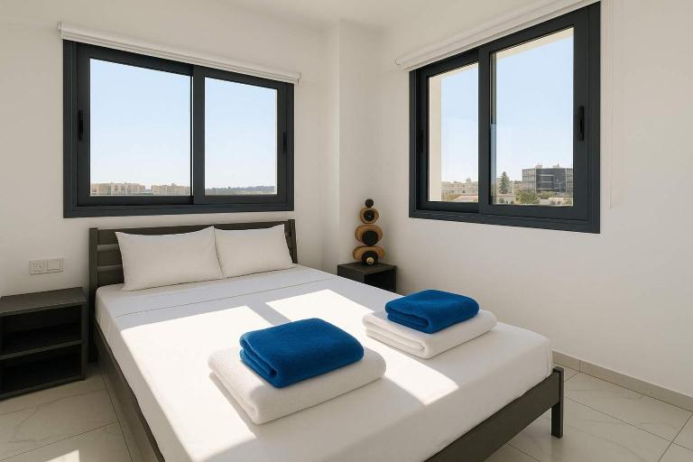 Bright Stylish Flat With Balcony & Shared Pool - Bed and Breakfast Tríkomo