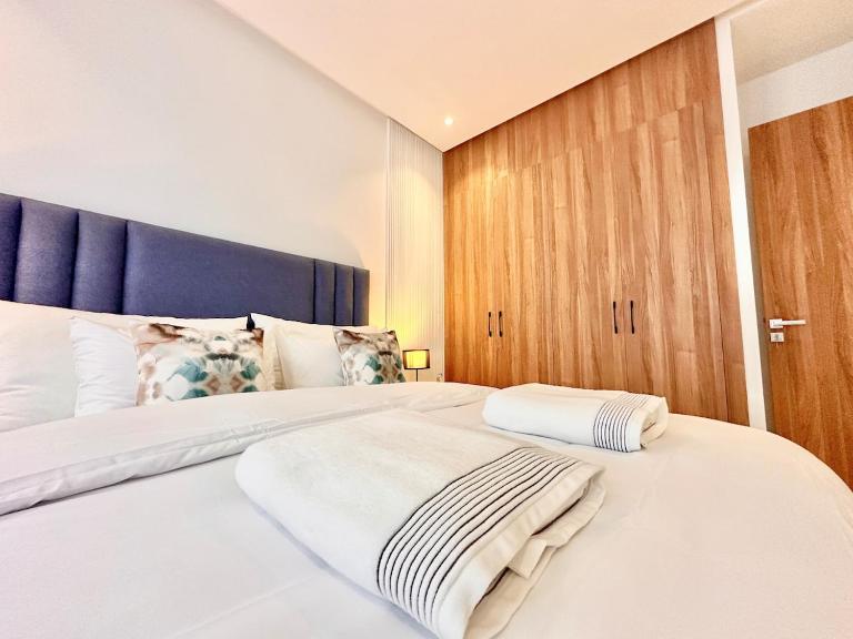 Cozy, Elegant Apartment, Parking and Fiber - B&B Casablanca